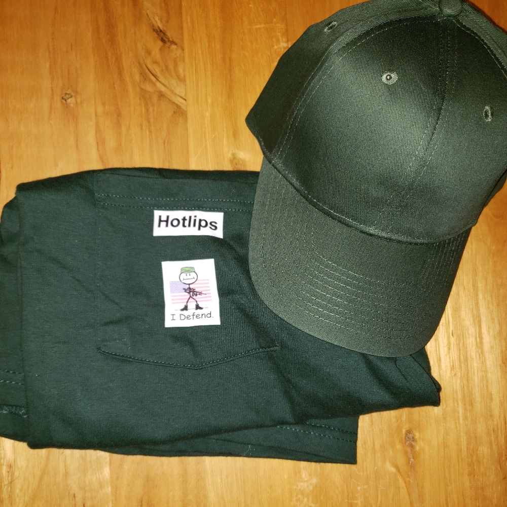 *Hotlips I Defend MASH Medium T-shirt & Sma…